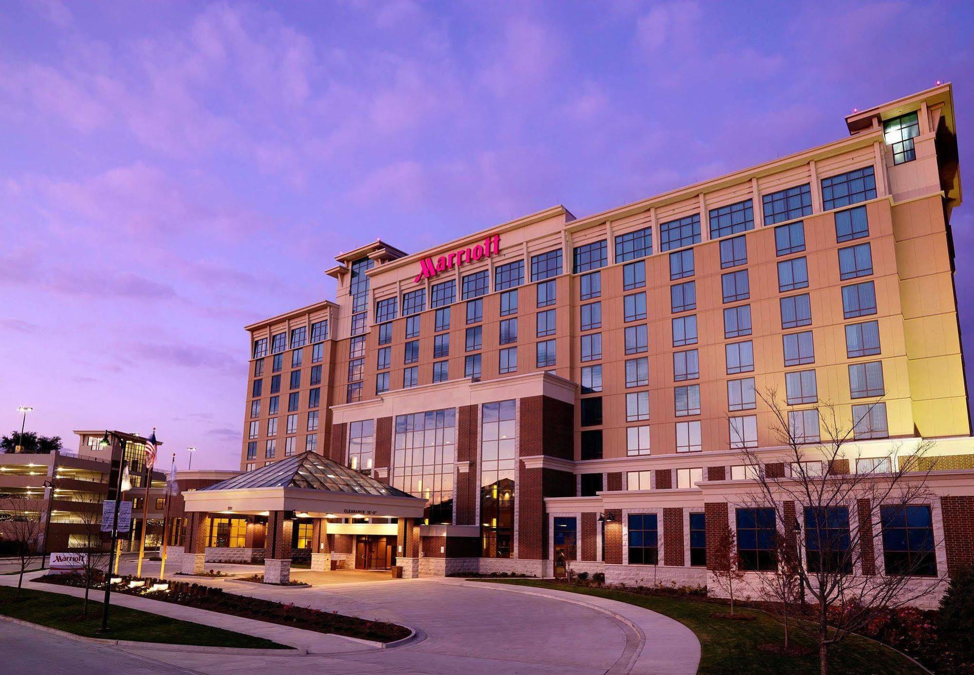 Marriott Bloomington Normal Hotel And Conference Center Exterior photo